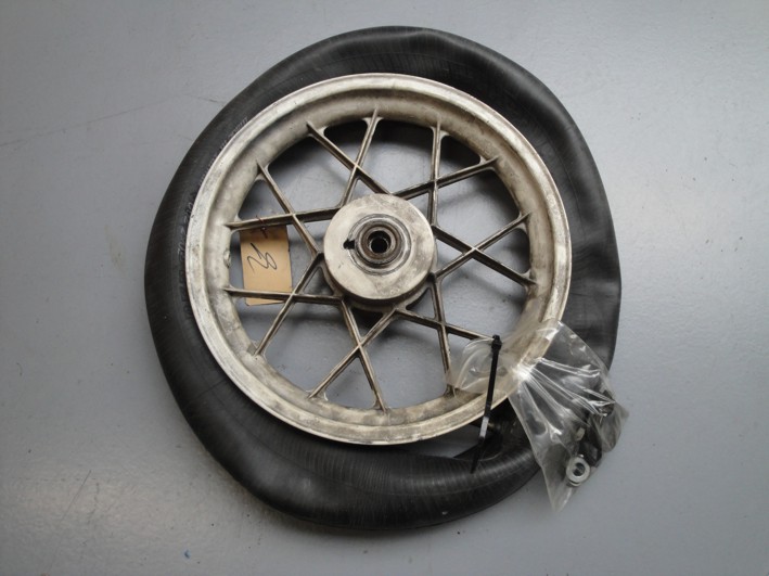 Picture of Front wheel vespa citta white