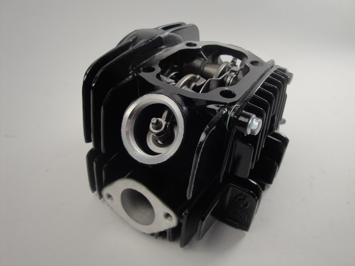 Afbeelding van Cilinderkop 125cc zwart Skyteam compleet