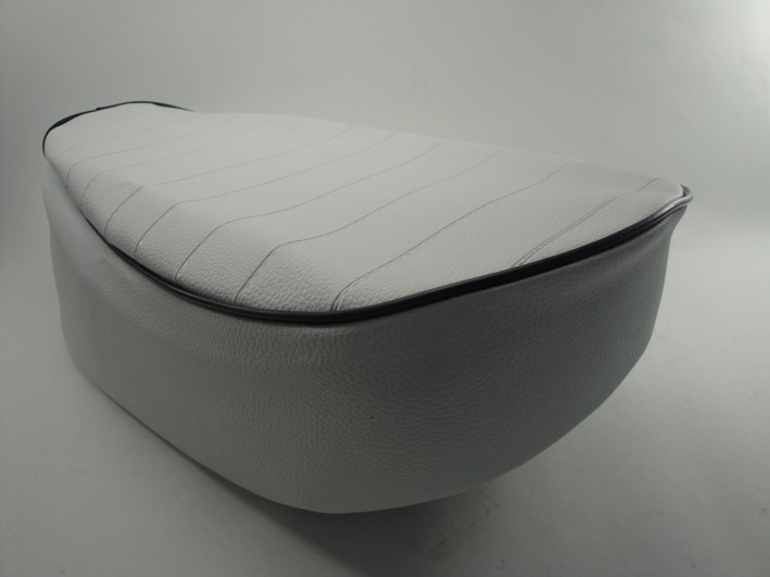 Picture of Seatcover white, black piping Honda Dax